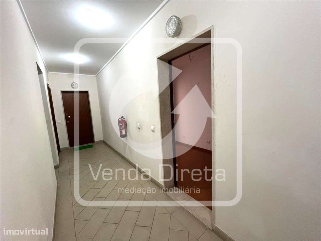 Apartamento T3 com 144² no Alto do Seixalinho | Perto da Estação Fe...-17