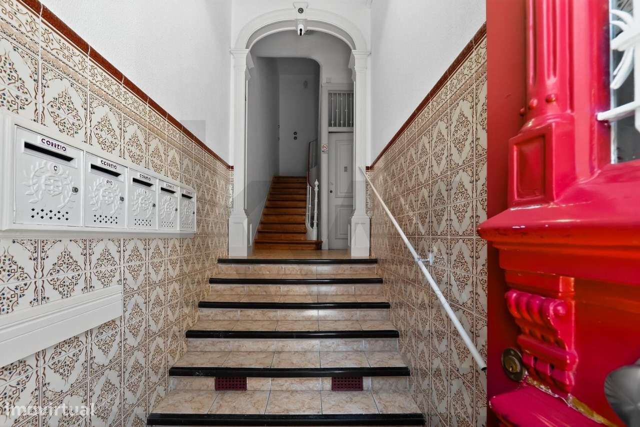 UMA PÉROLA NO ALTO DE STº AMARO/ALCÂNTARA - Grande imagem: 3/25