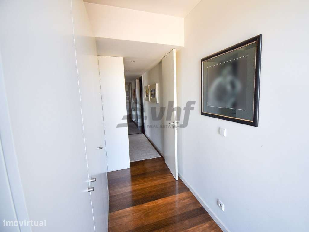 Apartamento T5 localizado no condomínio Jardim das Camélias - Gaia/...-14