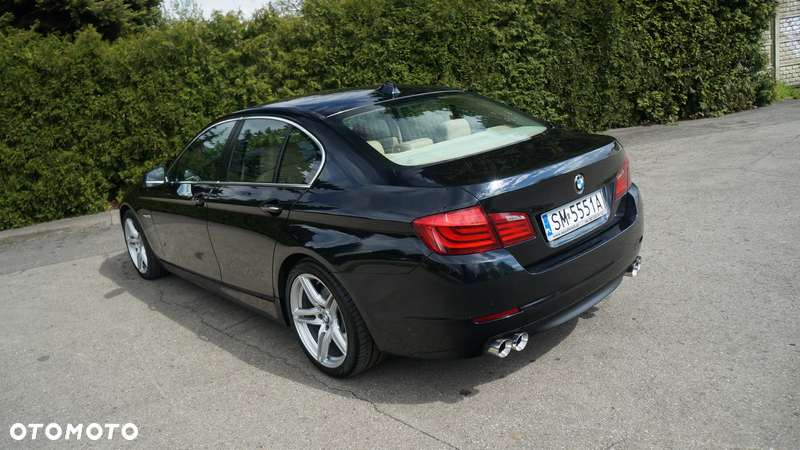 BMW Seria 5 550i xDrive Sport-Aut - 13