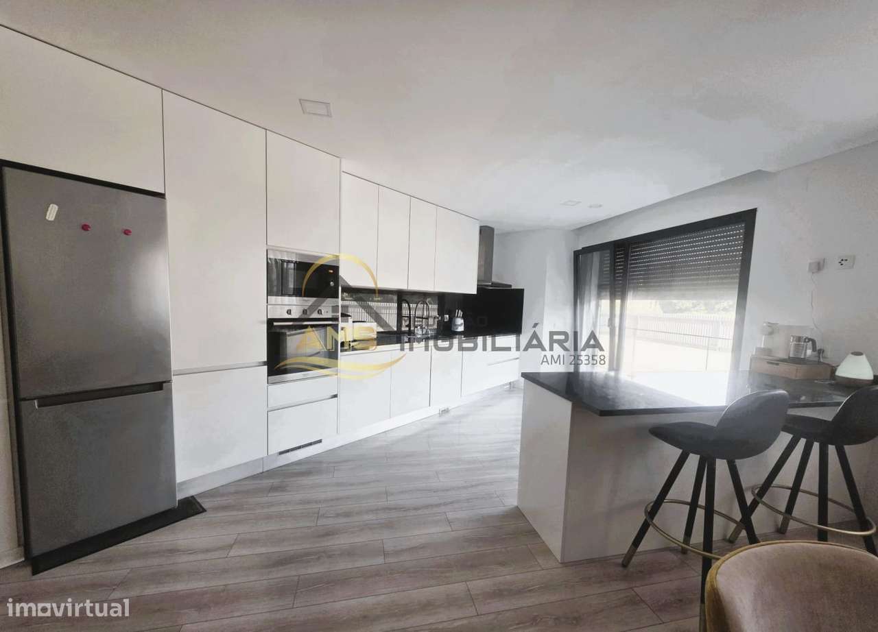 APARTAMENTO T3 COM TERRAÇO DE 186M²-6