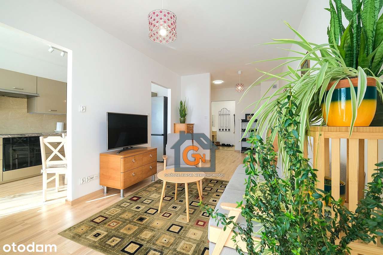 Sprzedam 4 pok mieszkanie o pow. 90m2 + miejsce parkingowe w garażu.-1