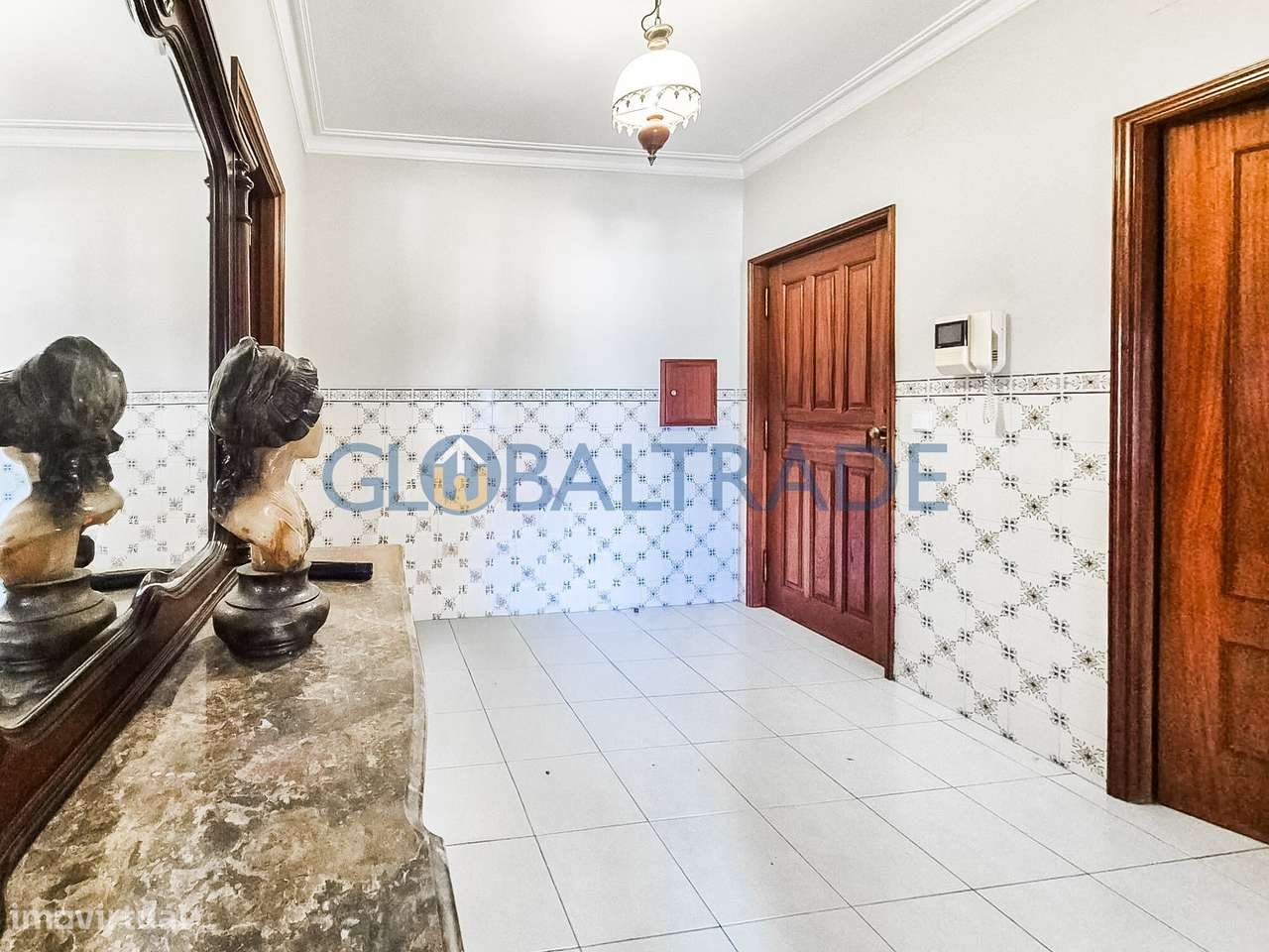 Apartamento T2 no centro de São Pedro da Cova-7