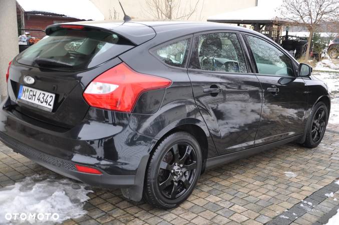 Ford Focus 1.6 16V Ambiente - 19