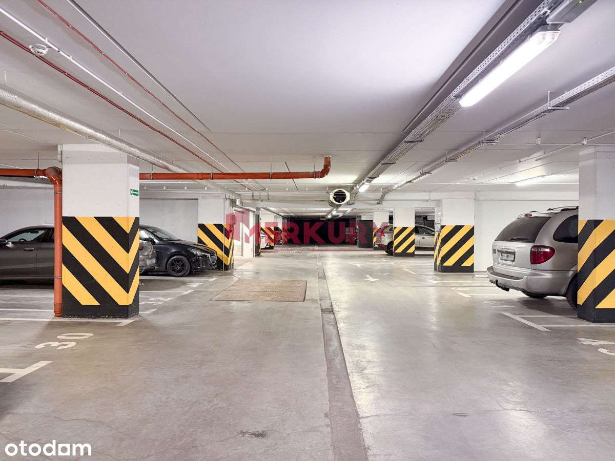 Podwójne miejsce parkingowe | obok Magnolii