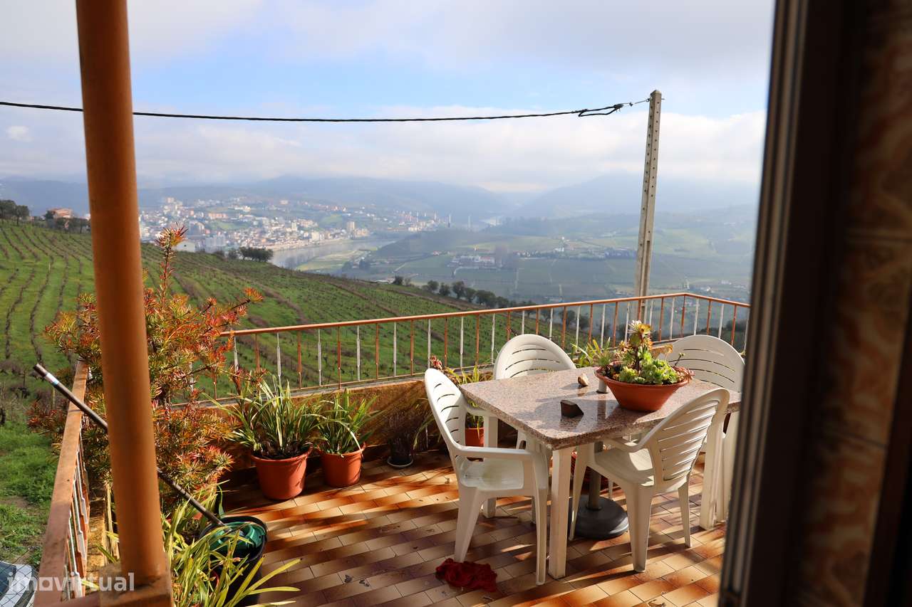 Moradia T4 com jardim em Peso da Régua - Grande imagem: 2/54
