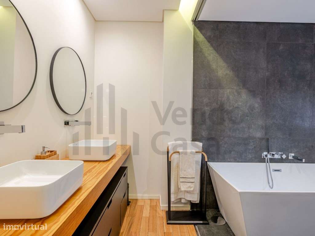 Vende-se Moradia de Luxo Centro de Braga-23
