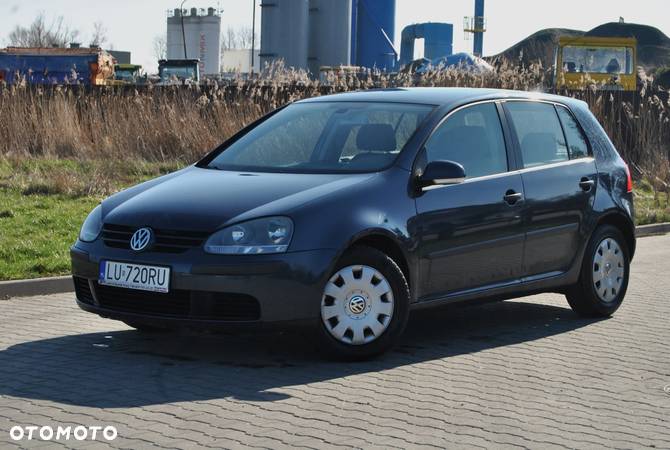 Volkswagen Golf V 1.4 FSI Comfortline - 1