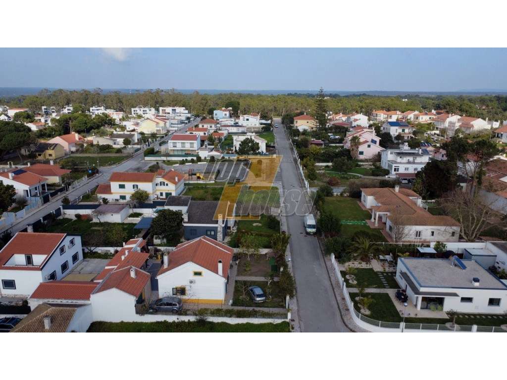 Terreno urbano perto do mar e lago em Sesimbra-14