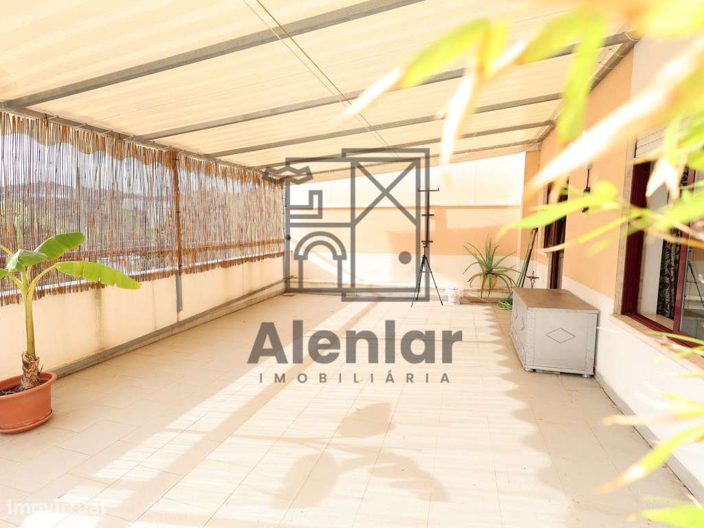 APARTAMENTO T2 em Vila Franca de Xira-17