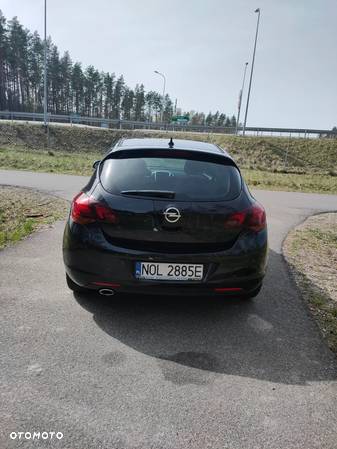 Opel Astra 1.4 Turbo Cosmo - 2