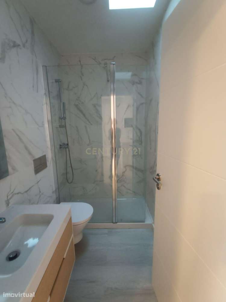 Apartamento T2 semi-novo, no Alto do Seixalinho, Barreiro-22