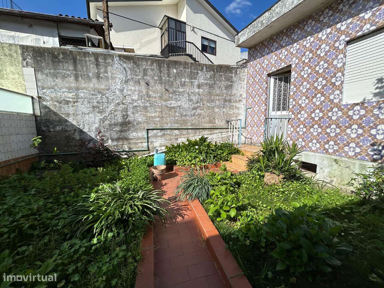 Moradia T5 com 3 frentes Rio Tinto-16