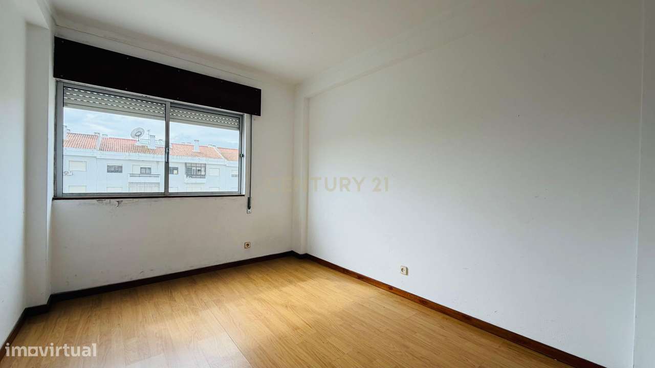 Apartamento T4 com Varanda e Arrecadação, no Centro do Pinhal Novo-18