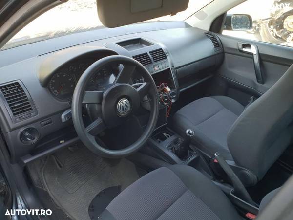 Dezmembrez Volkswagen Polo 9N 2003 1.2 benzină AZQ - 3