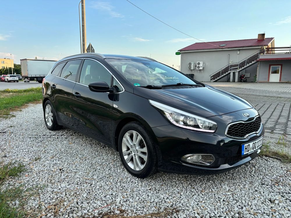 Kia Ceed II 1.6 CRDi 128 ISG Dream Team Edition 2015