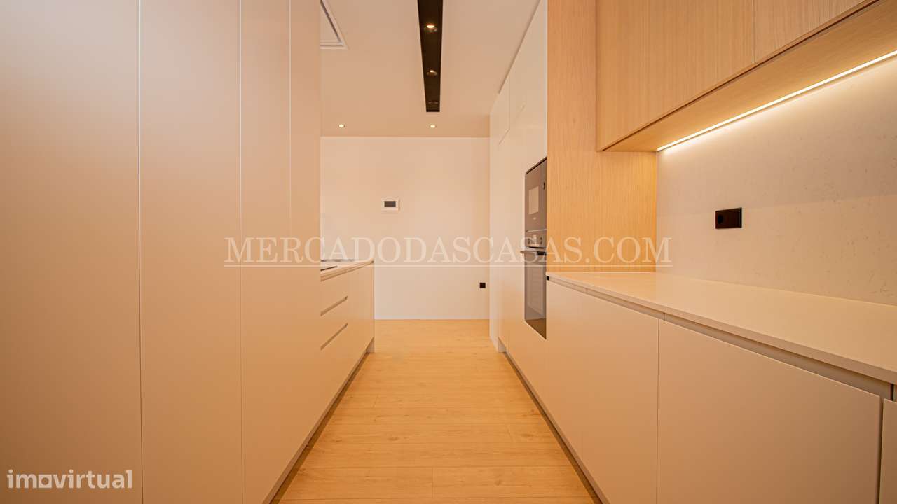 Apartamento T3, último andar, grandes áreas-8