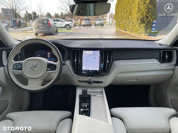 Volvo XC 60 B4 D AWD Plus Bright - 10