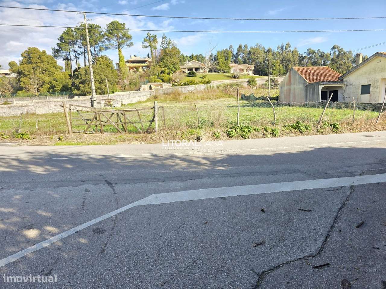 Terreno com 2.289 m2 - Frente 40 metros - Grande imagem: 2/18