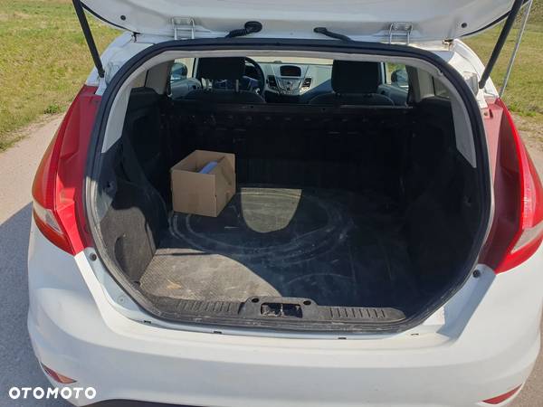 Ford Fiesta 1.4 TDCi Ambiente - 22