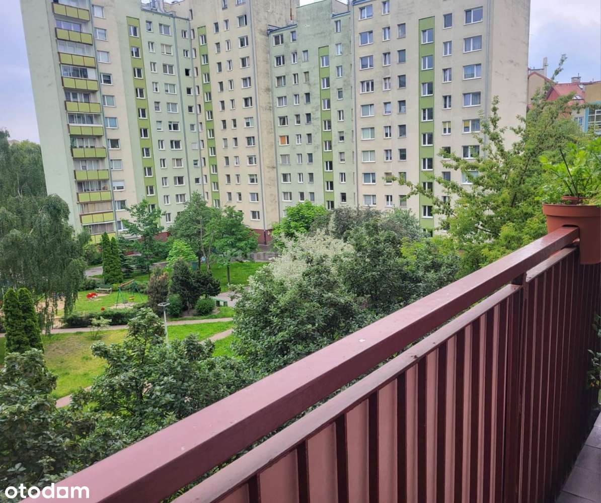 3 pokojowe mieszkanie - 300 metrów od stacji metra-1