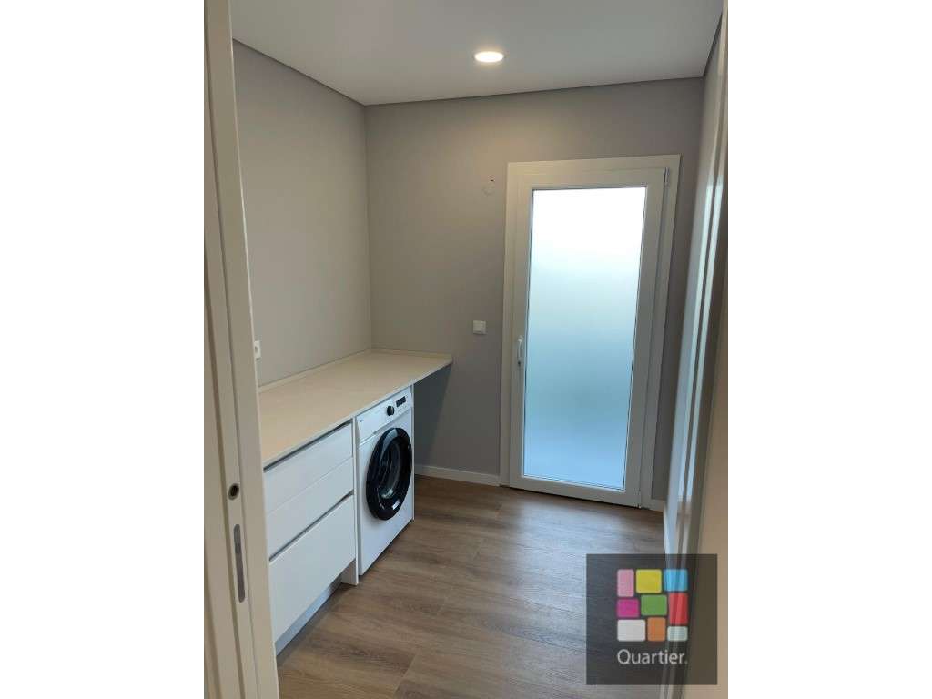 Moradia T4 em Azeitão - Conforto, Espaço e Qualidade de Vida!-4