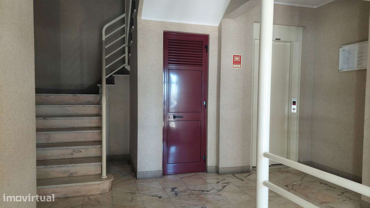 Apartamento T2 - Zona Nobre do Pragal, Almada - Grande imagem: 2/21