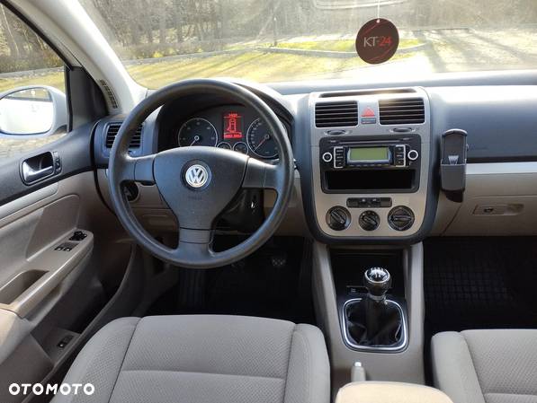 Volkswagen Golf V 1.9 TDI DPF BlueMot Comfortline - 27