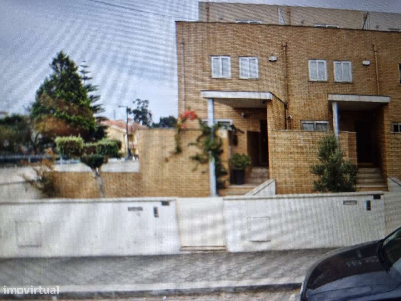 Moradia T4, situada numa das zonas tranquilas e valorizadas-5