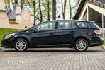 Toyota Avensis Combi 1.8 Executive - 7