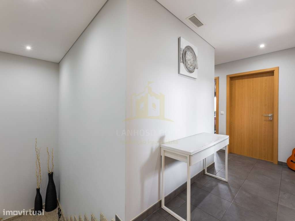 Moradia de Luxo Exclusiva de Arquitetura Moderna-11