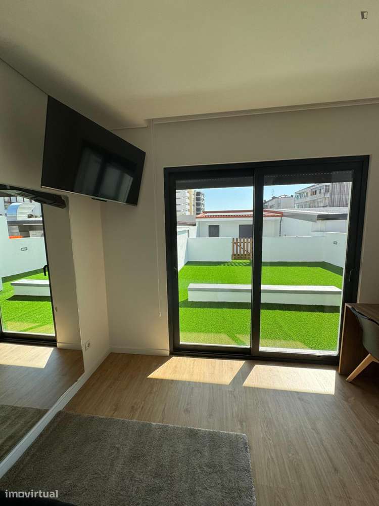 Quarto - localizado em Paranhos Porto - Grande imagem: 3/15