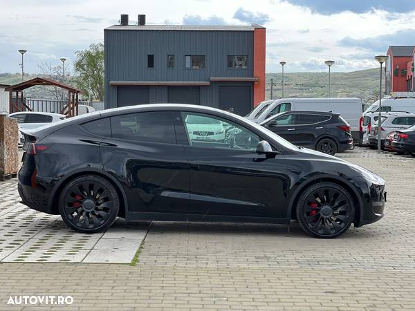 Tesla Model Y Performance Dual Motor AWD - 4