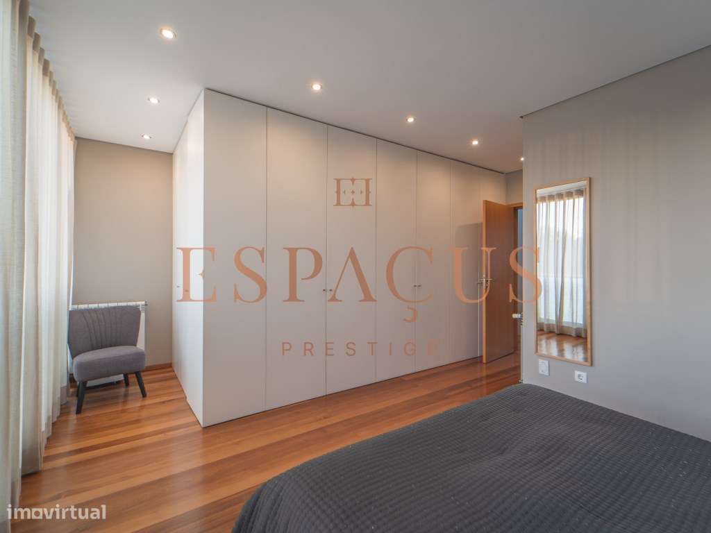 Moradia T3 Geminada com piscina - Serralves-25