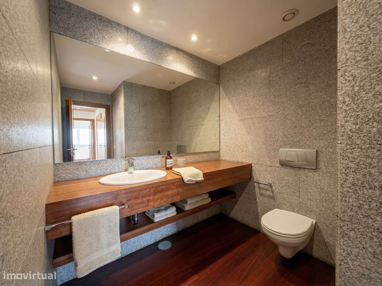 Apartamento t4 à venda na Rua Dom João I, 15938-2