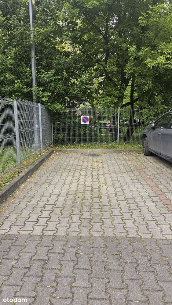 miejsce postojowe (zewnętrzne) przy budynku ul. Do Wilgi 20