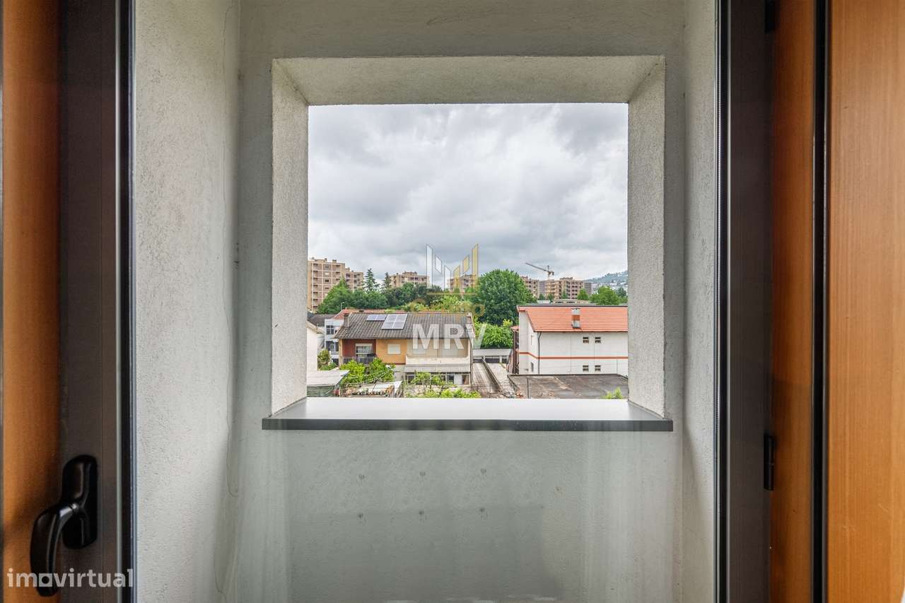 Excelente Apartamento T3 em Lamaçães-16