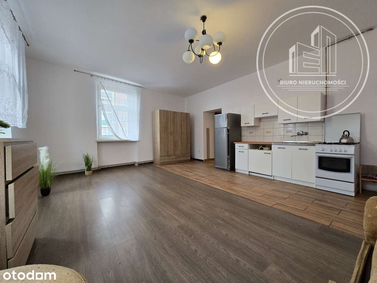 Przestronne mieszkanie w centrum miasta - Pełny obrazek: 5/13