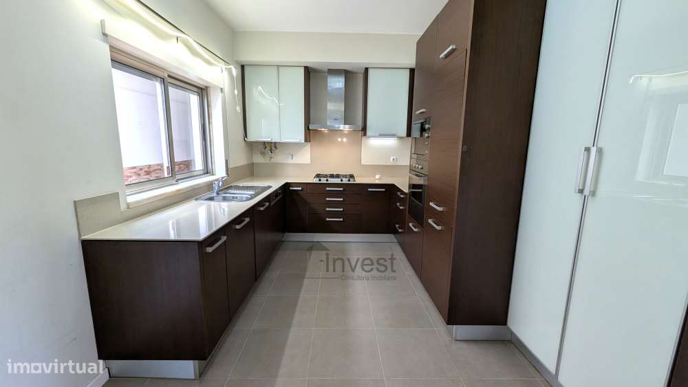 T3 Duplex com Vista Castelo, Serra e Mar – Condomínio Fechado em Sesim-8