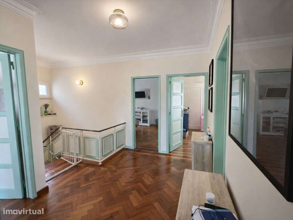 Moradia Isolada Totalmente Remodelada | Potencial para 7 Quartos | ...-9