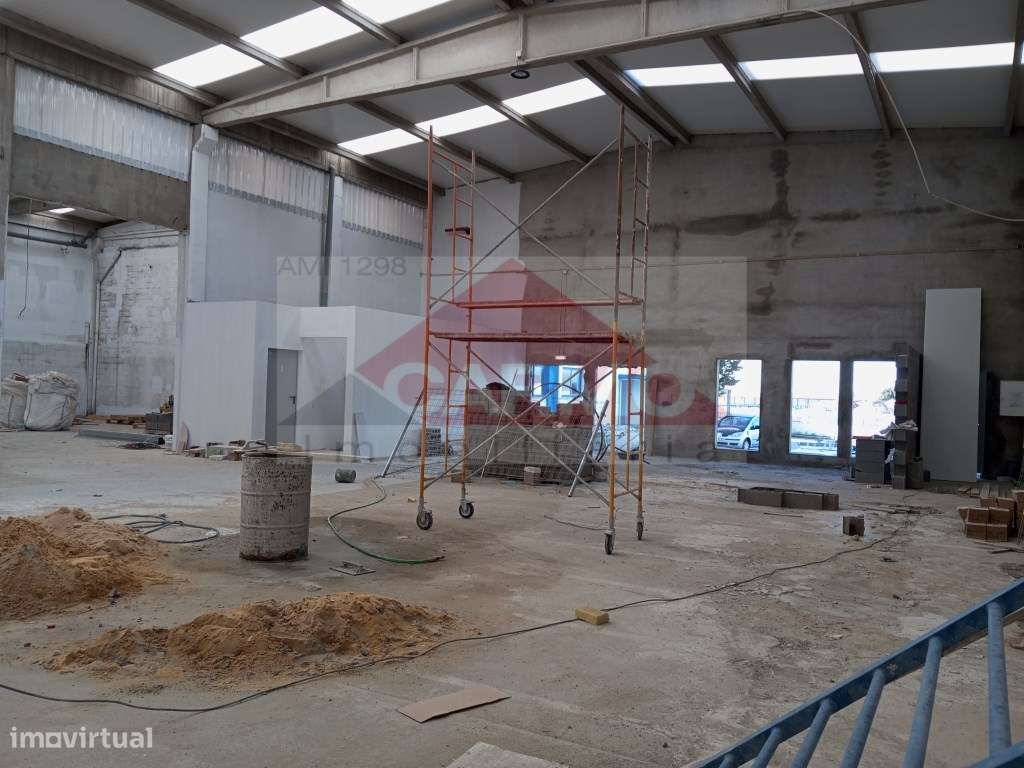 Armazém para Arrendamento bem Localizado. - Grande imagem: 3/16