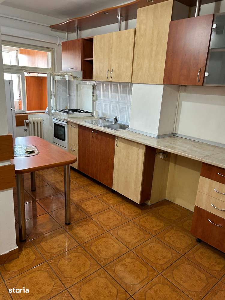 Garsoniera / Zona Nord / Etaj 1 / - Imagine principală: 4/9