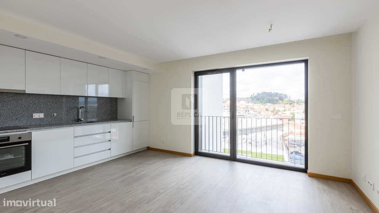 Apartamento T1 para Arrendar junto à Estação de Campanhã - Grande imagem: 2/18