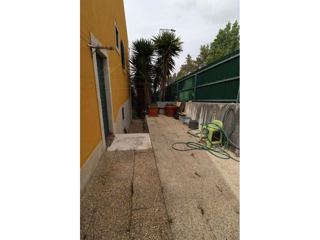 Moradia T4 com Logradouro e Garagem-19