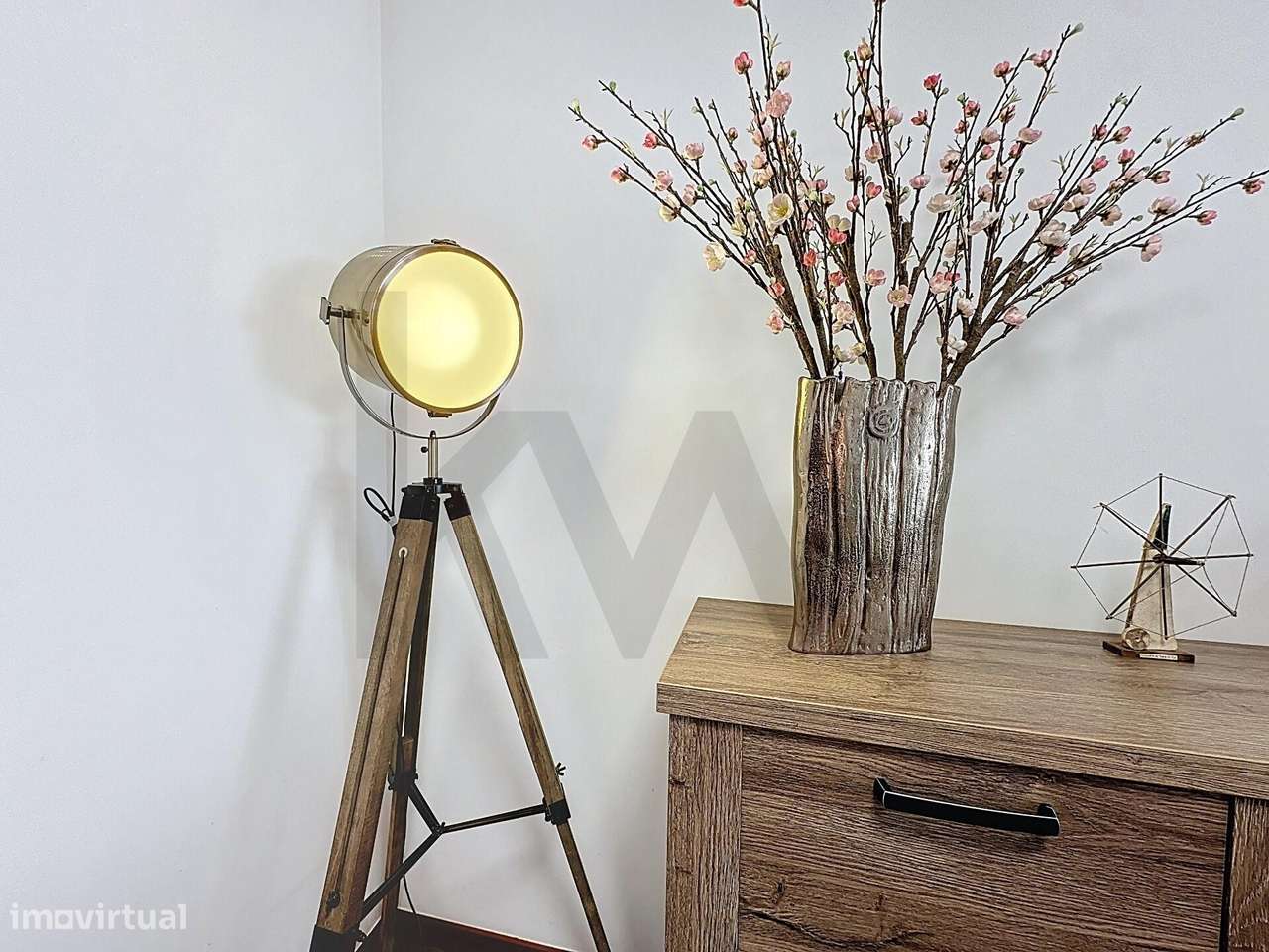 Moradia T3 Remodelada c/ Exterior & Garagem - Excelente Localização ! - Grande imagem: 2/36