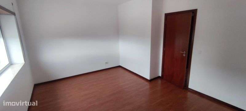 Arrenda-se Moradia T3 - Antas - Grande imagem: 5/6