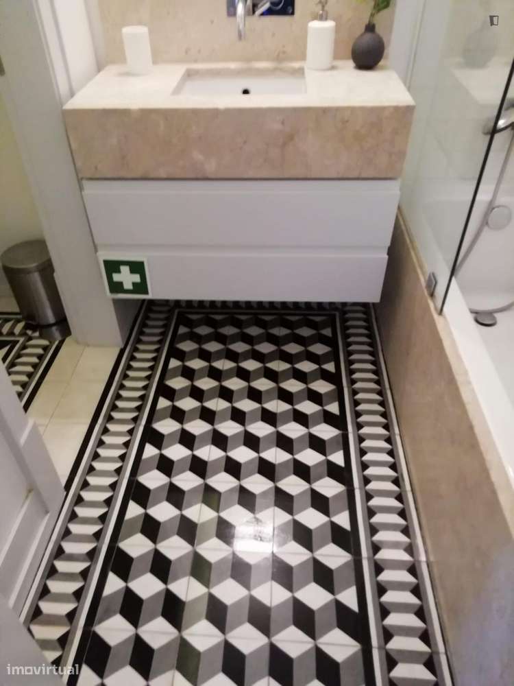 Apartamento com 2 quartos - localizado em Sé Lisbon - Grande imagem: 5/9