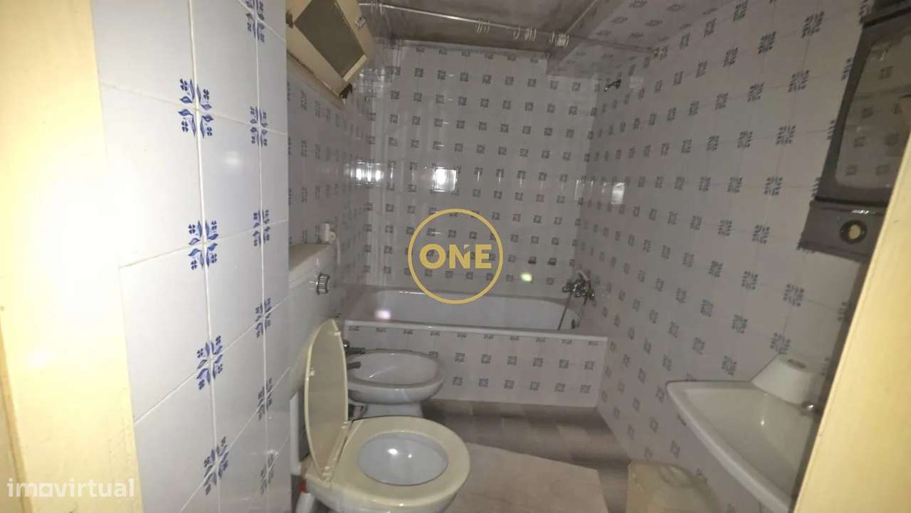 Moradia T4 para Restauro em Lousado com Projeto Aprovado-40
