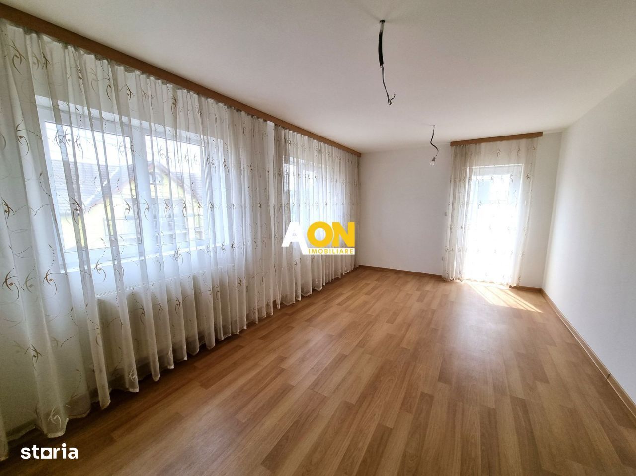 Apartament la vila 3 camere, garaj, Alba Micesti