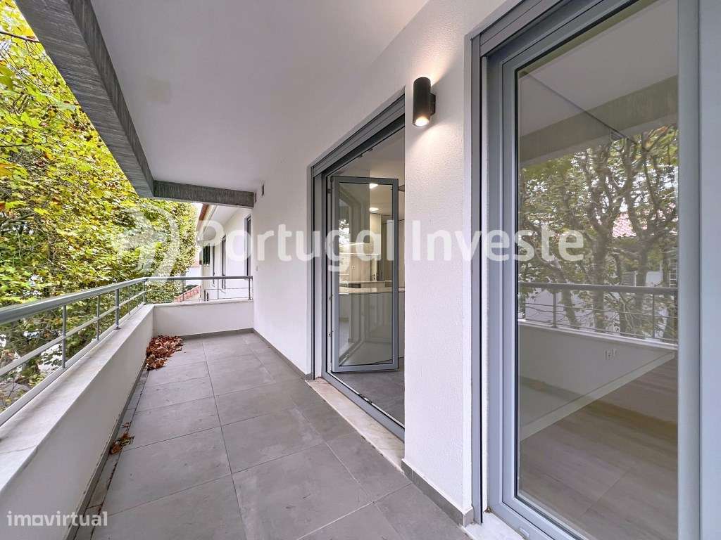 Sublime Duplex T4 com Mezanino no centro de Carcavelos-16